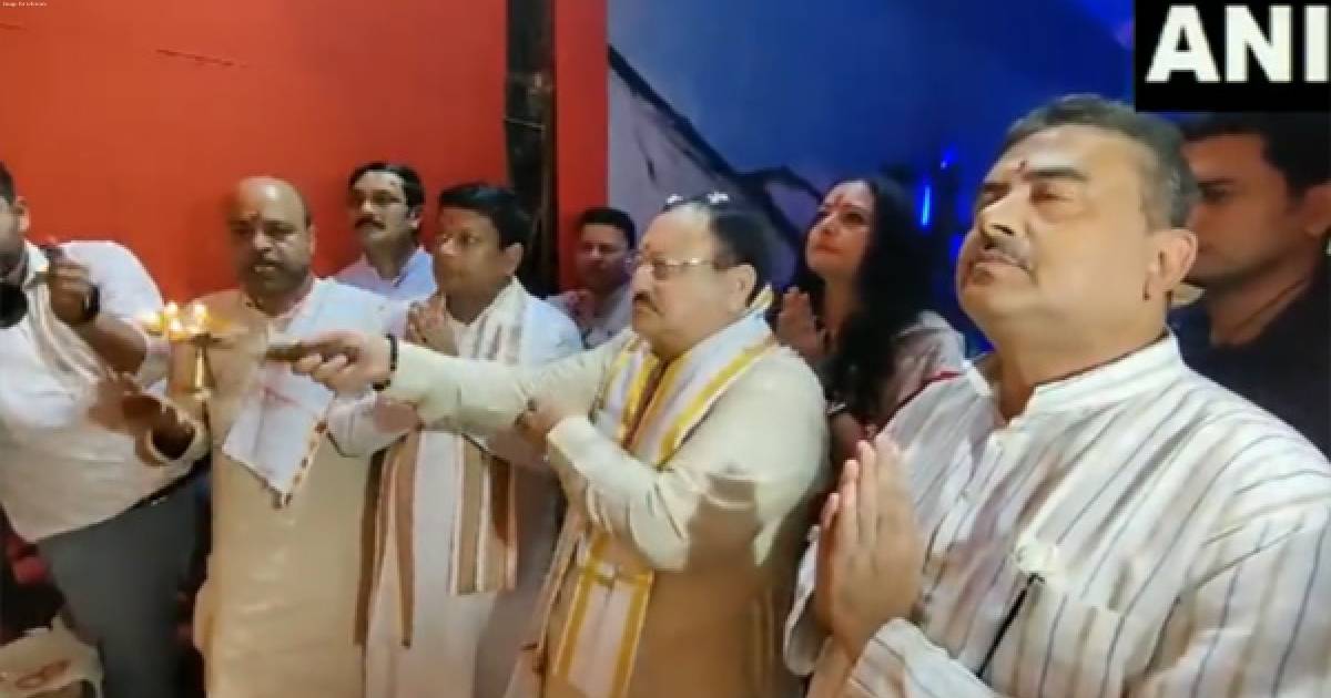 Kolkata: JP Nadda offers aarti to Goddess Durga at puja pandal in Howrah